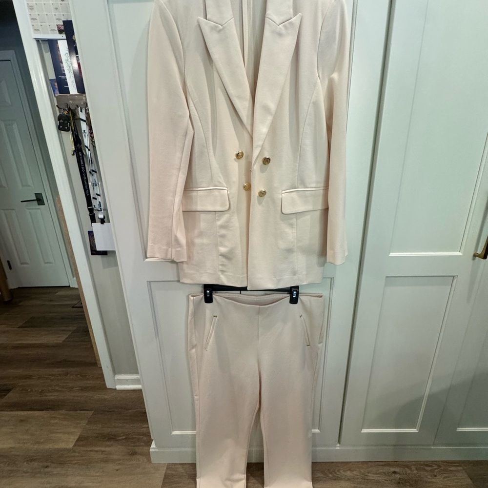 Chico’s off-white blazer and matching pants. Gold buttons. Chico’s Size 2, US 12